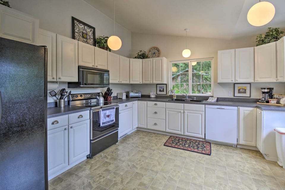 Kitchen | Fully Equipped