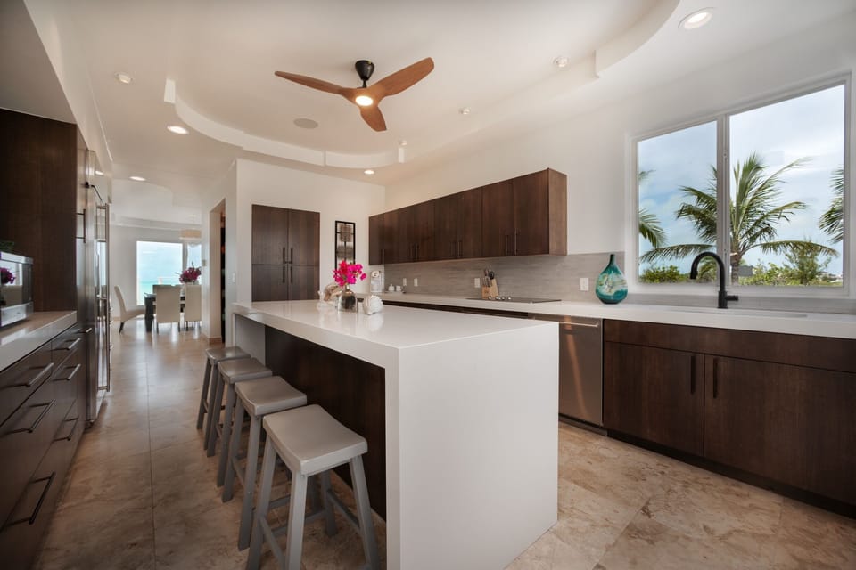 Kitchen area with top of the line appliances!