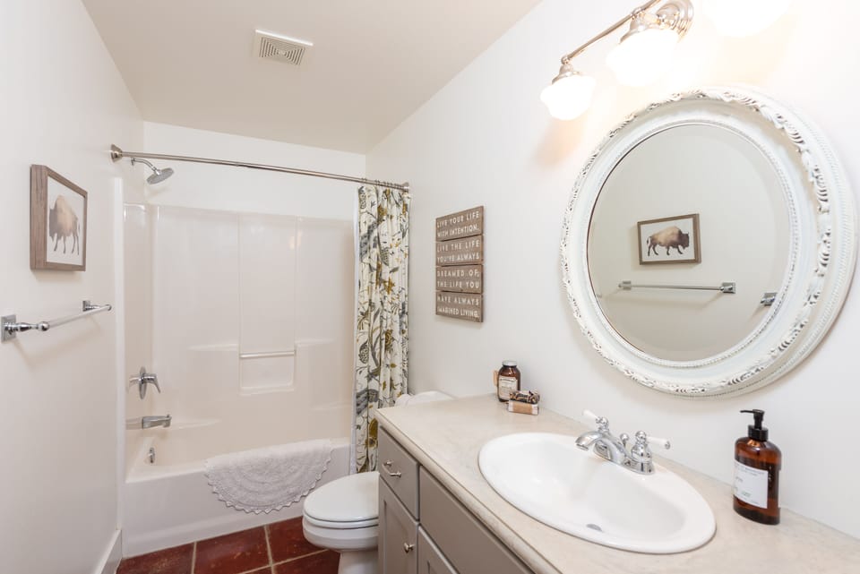Upstairs full bath
