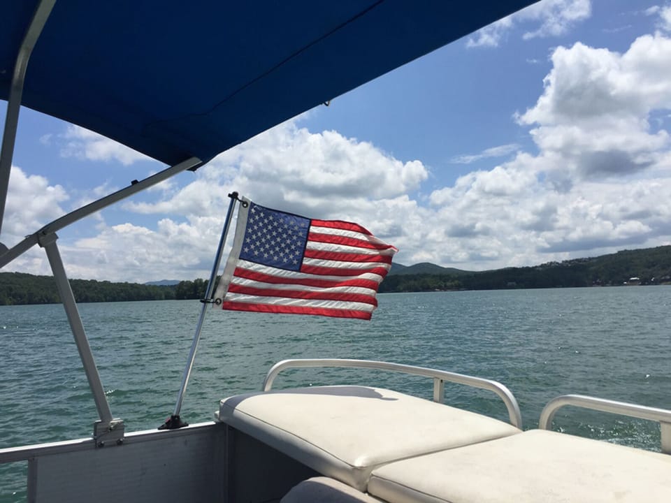 Explore beautiful Lake Nottely!