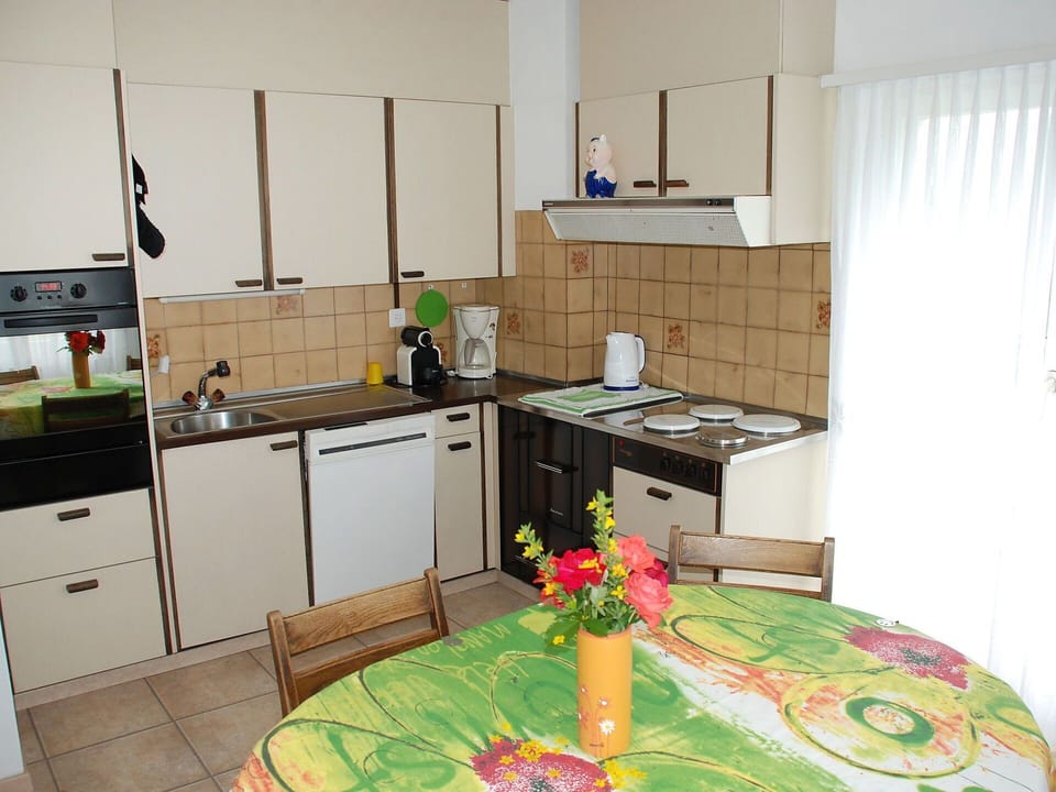 Room, Kitchen, Property, Furniture, Interior Design, House, Cabinetry, Building, Kitchen Stove, Home
