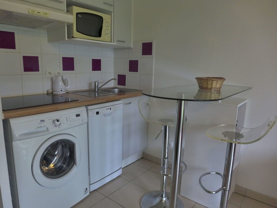 Room, Major Appliance, Property, Kitchen, Furniture, Laundry Room, Home Appliance, House, Laundry, Floor