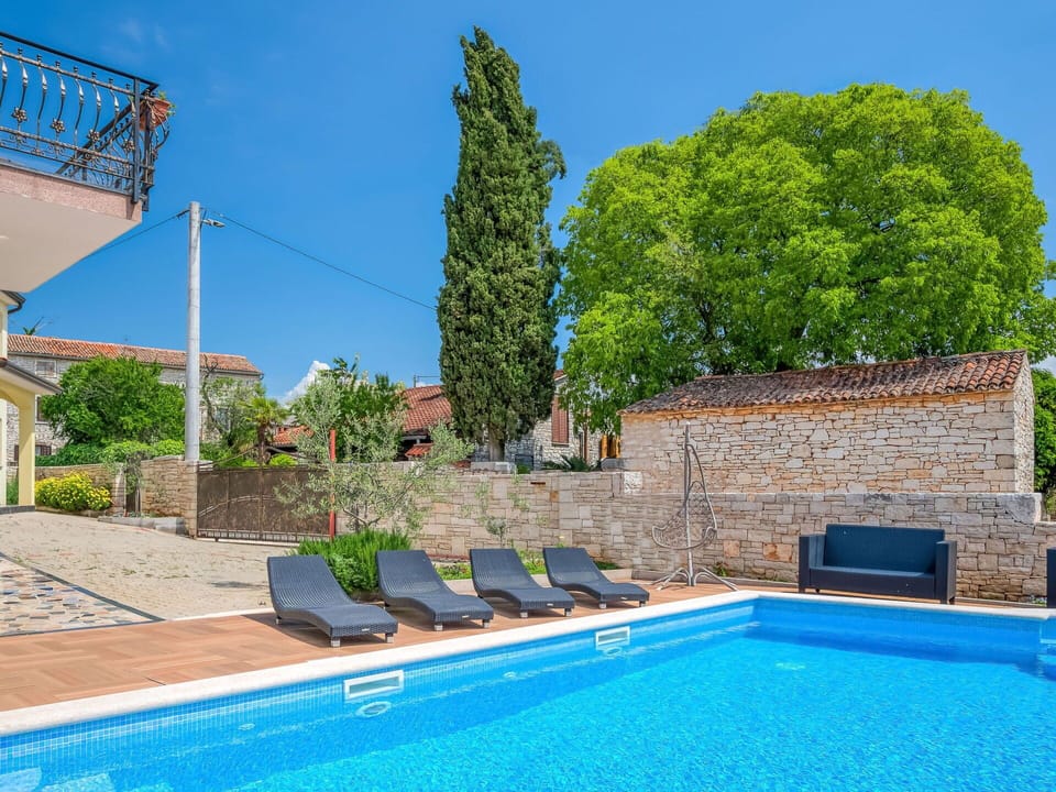 Swimming Pool, Property, Real Estate, Building, House, Leisure, Estate, Villa, Vacation, Residential Area