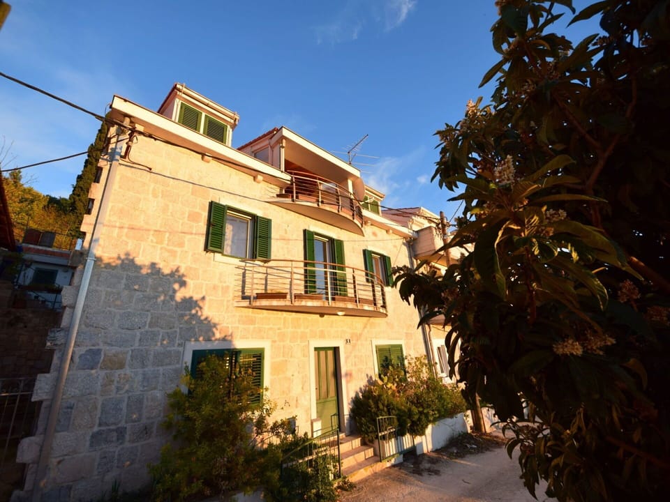 Property, House, Home, Sky, Residential Area, Building, Neighbourhood, Real Estate, Architecture, Tree