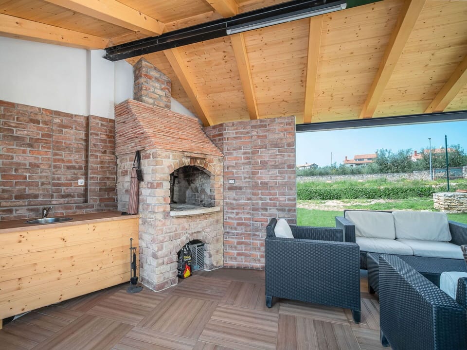 Property, Room, Building, Brick, Fireplace, House, Home, Real Estate, Wall, Brickwork