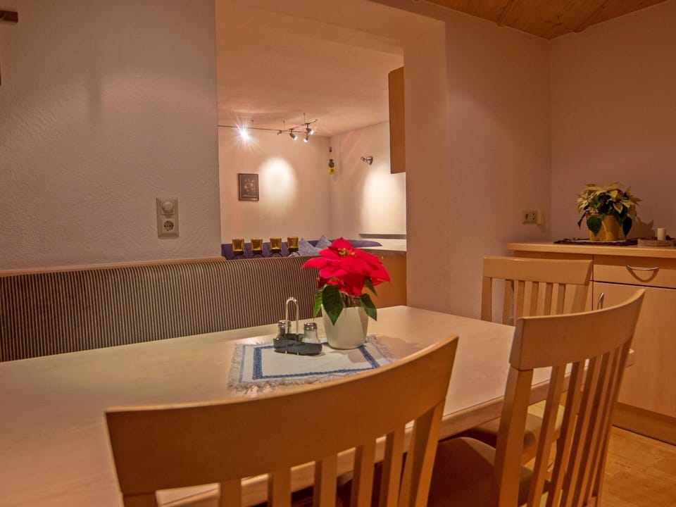 Room, Property, Furniture, Interior Design, Building, Table, Dining Room, House, Ceiling, Real Estate