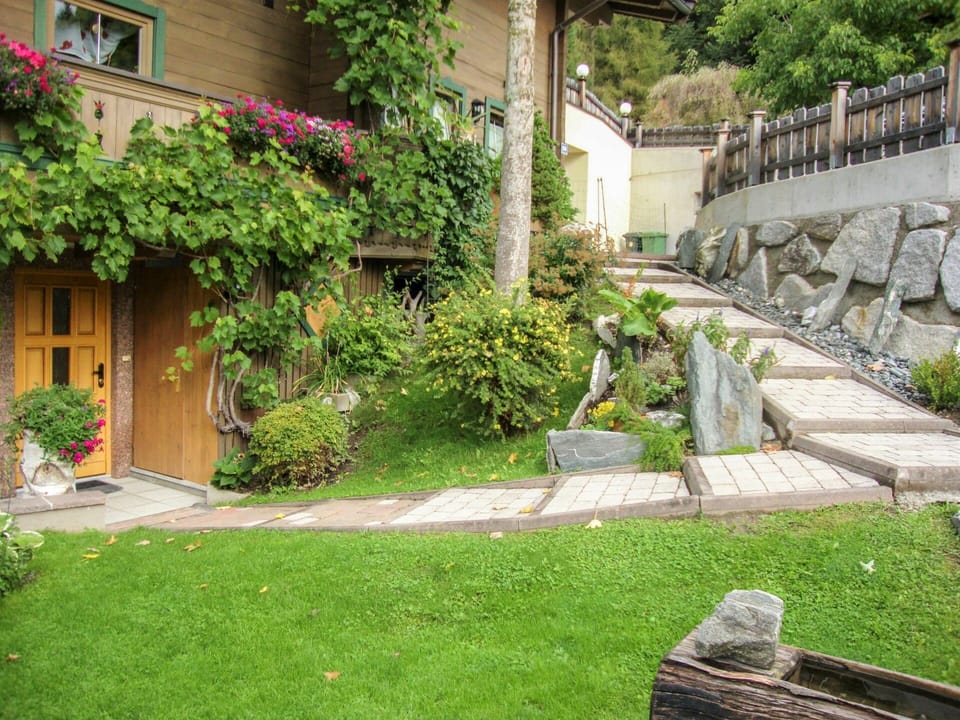 Property, Garden, Yard, Grass, Lawn, Backyard, Courtyard, House, Landscaping, Building