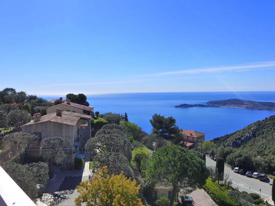 Sky, Water, Cloud, Plant, Azure, Building, Tree, Coastal And Oceanic Landforms, Terrain, House