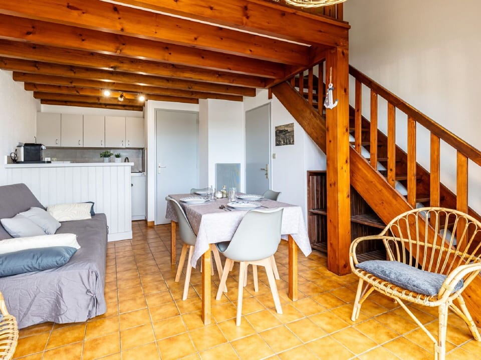 Furniture, Property, Table, Wood, Building, Interior Design, Flooring, Wood Stain, Chair, Floor