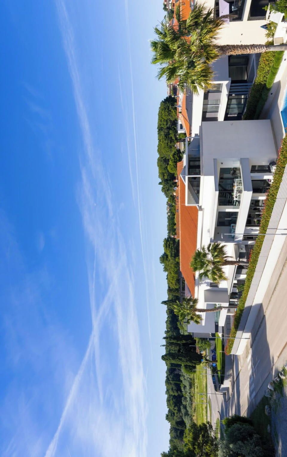 Sky, Blue, Daytime, Urban Design, Sunlight