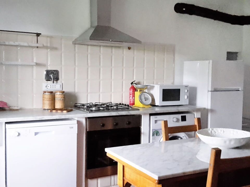 Room, Furniture, Kitchen, Property, Countertop, Cabinetry, Kitchen Stove, Interior Design, Building, House