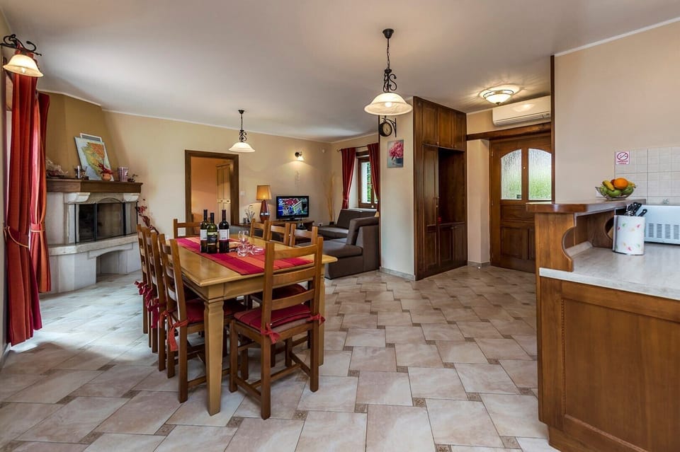 Villa Catarina is a beautiful holiday home and is located in the unspoilt village of Kringa.