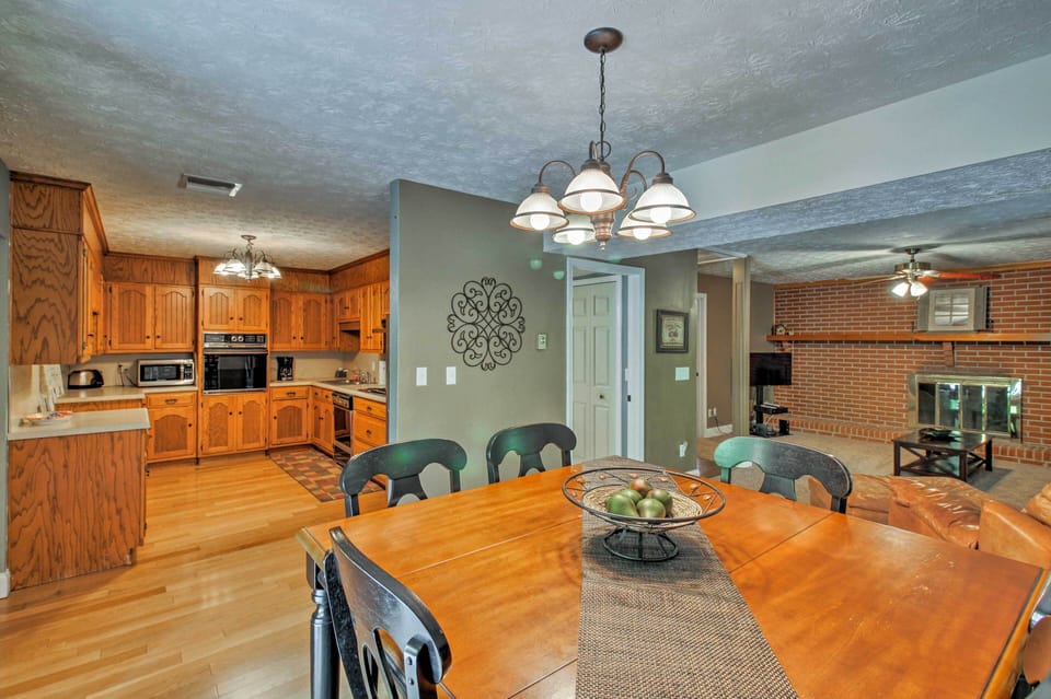 Dining Space | Dishware/Flatware