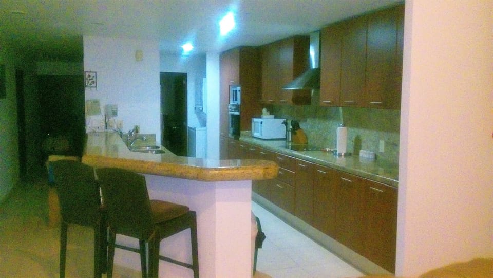 Amplia cocina equipada.