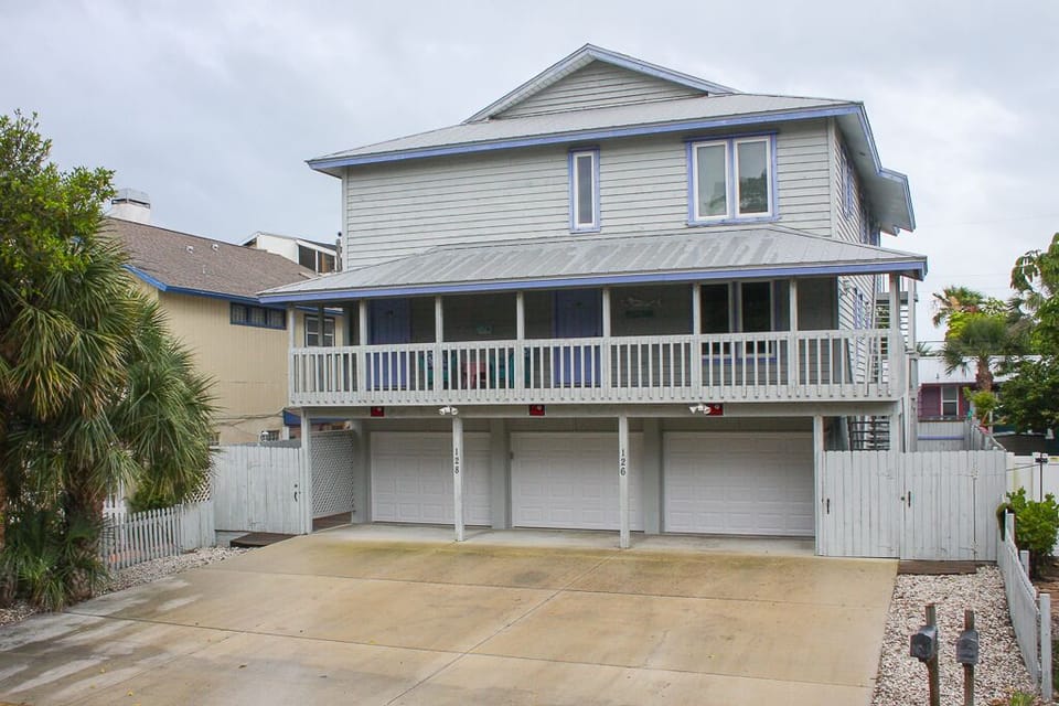 Front of the house 