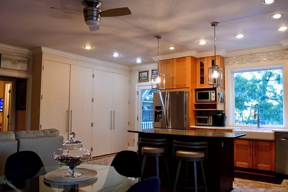 Main Room: Island-TV-Table-Sofa-Kitchen 