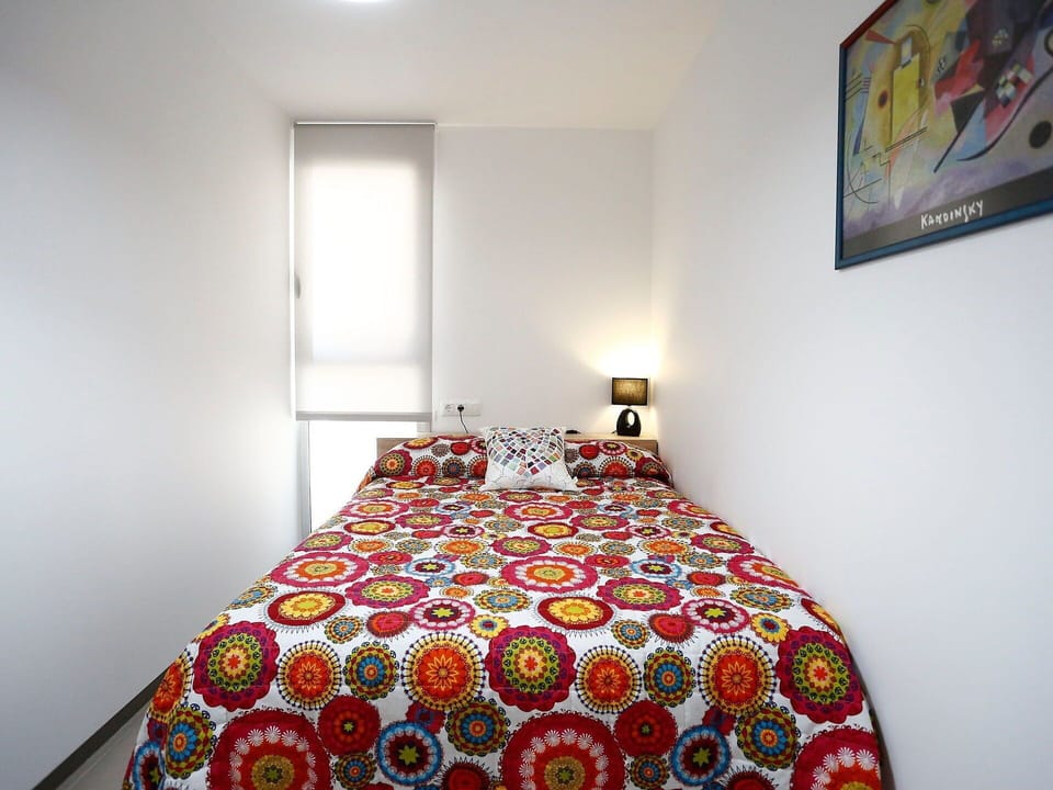 Bedroom, Bed Sheet, Room, Bed, Bedding, Property, Furniture, Bed Frame, Interior Design, Textile