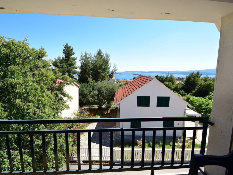 Property, House, Home, Real Estate, Building, Room, Sky, Architecture, Estate, Balcony
