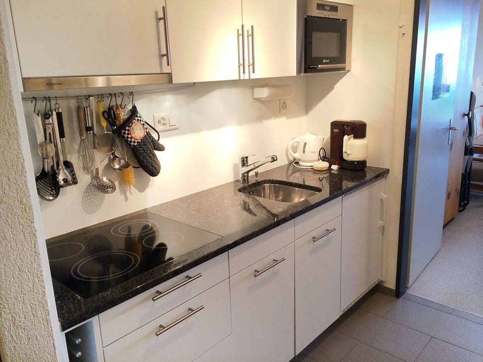 Countertop, Property, Room, Kitchen, Furniture, Cabinetry, Sink, Interior Design, House, Building