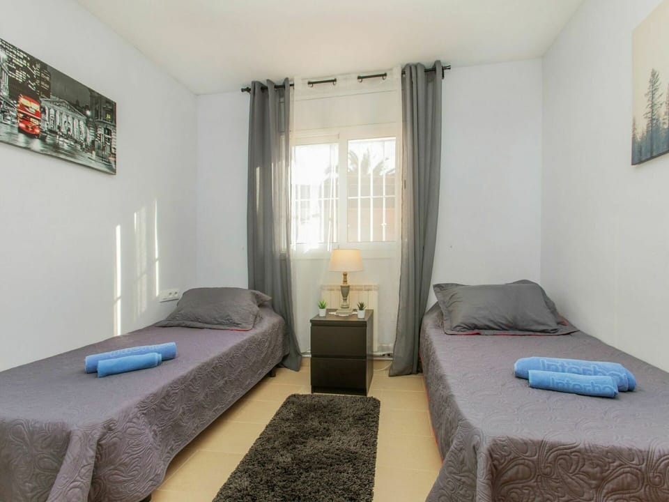 Building, Furniture, Property, Comfort, Picture Frame, Azure, Textile, Interior Design, Architecture