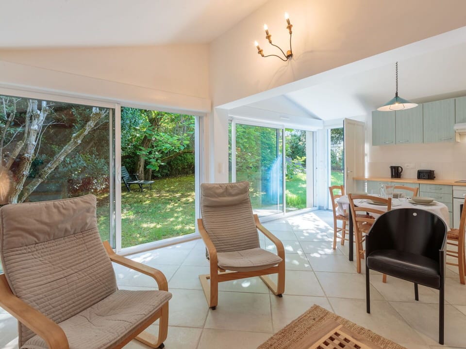 Furniture, Property, Wood, Chair, Interior Design, Plant, Shade, Flooring, Floor, Hardwood