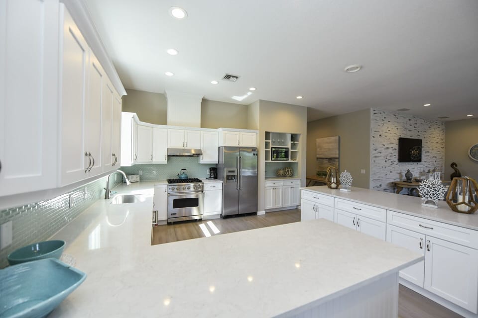 Spacious kitchen with appliances