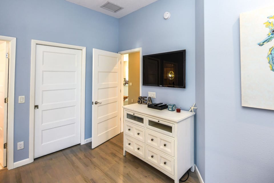 Primary Bedroom, King