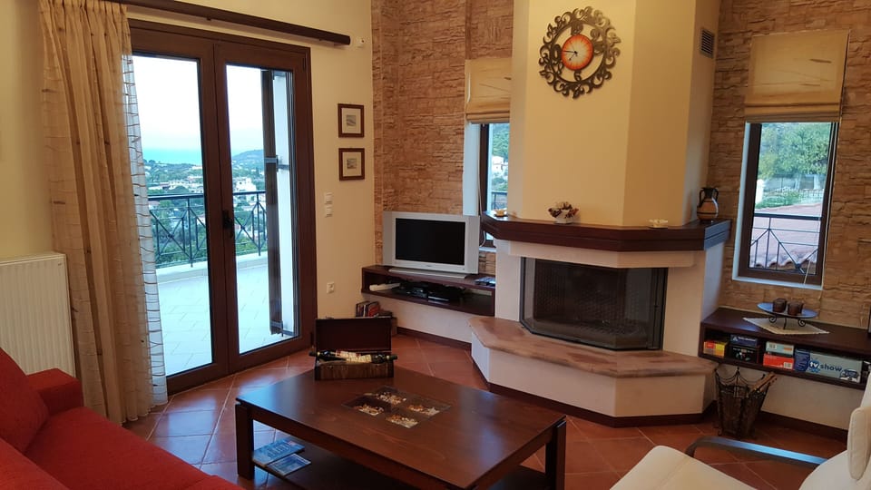 Fireplace with protection glass