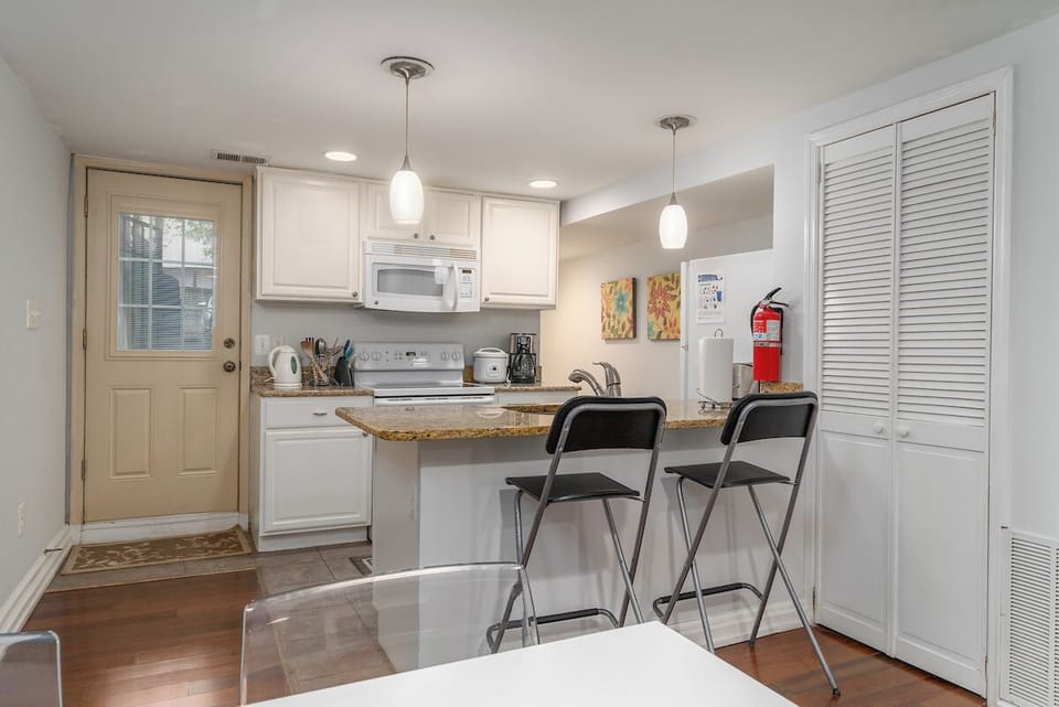kitchen with breakfast bar