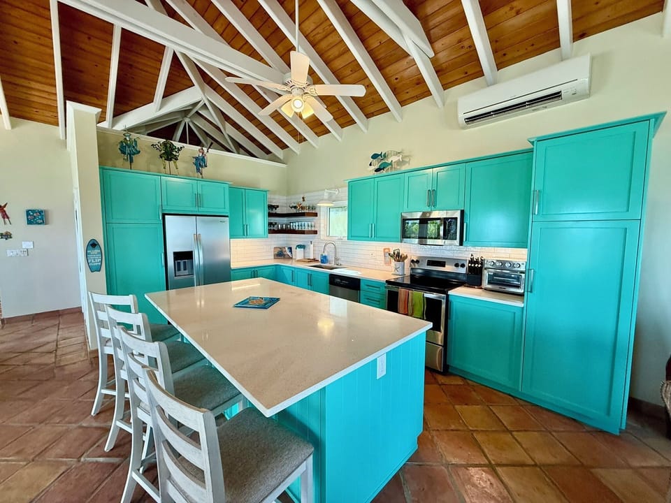 Kitchen and Bar Sitting