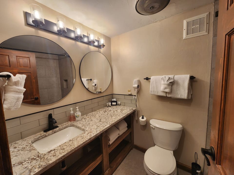 Bathroom vanity