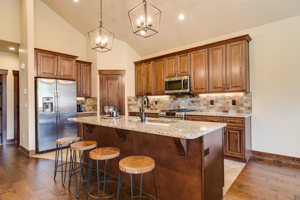 Kitchen with Large Pantry and Brand-New Appliances