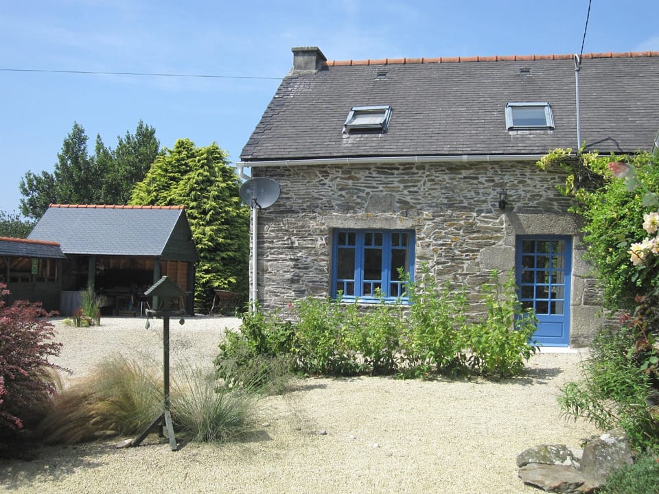 Kerlogan House front