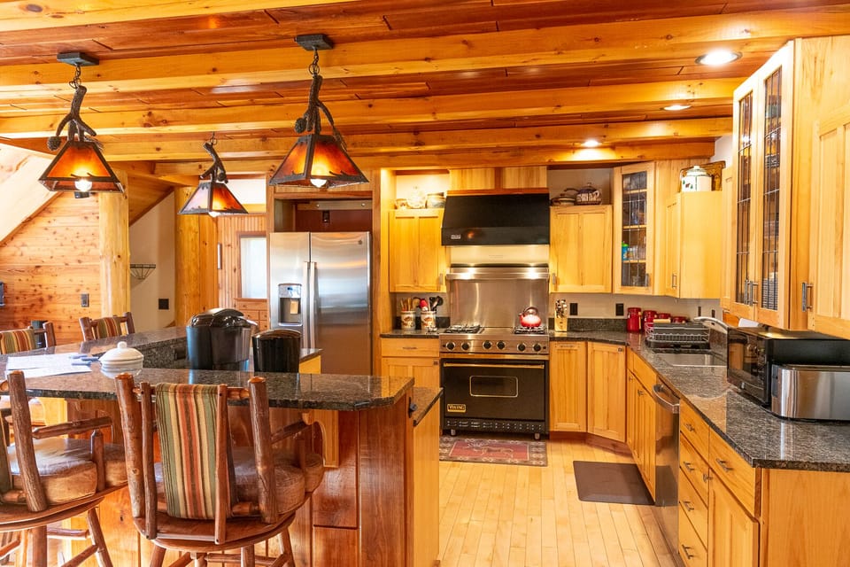Kitchen and Island seating