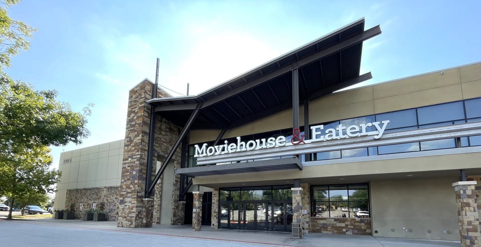 Enjoy dinner during the movie - 10 minutes from the house.