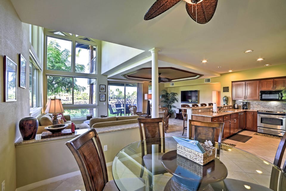 Interior | Dining Area & Kitchen