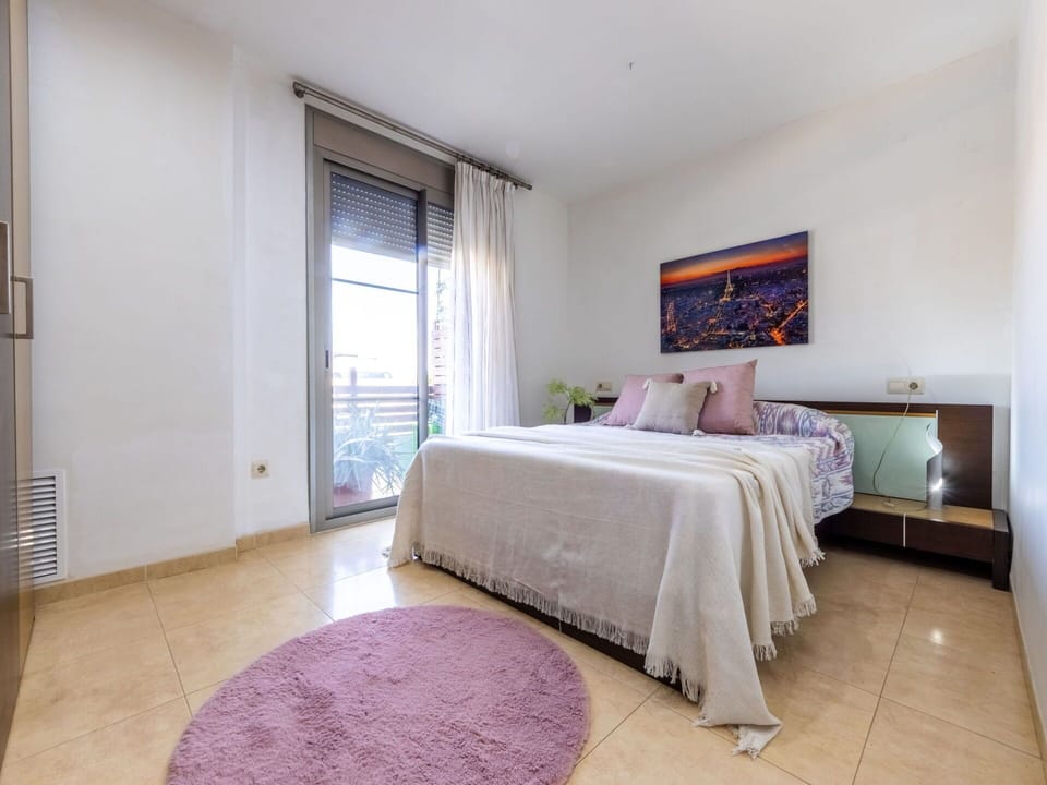 Bed, Furniture, Interior Design, Flooring, Floor, Bedroom, Room, Bed Sheet, Ceiling, Bedding