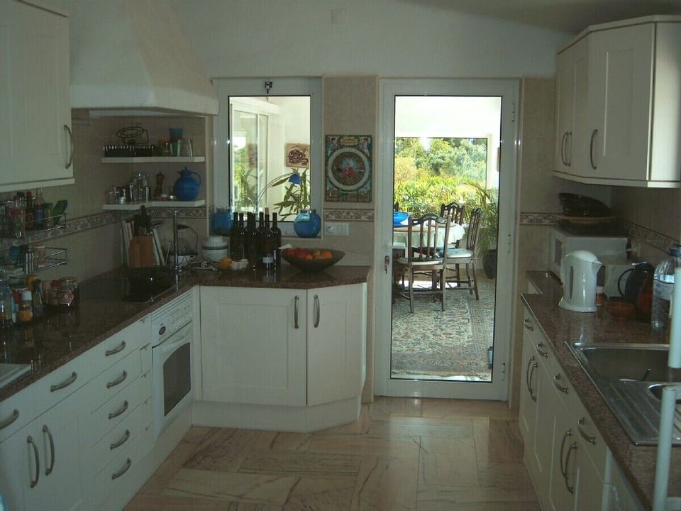 kitchen and dining veranda