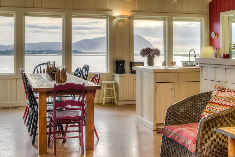 Show-stopping views of the water just right out the back door!