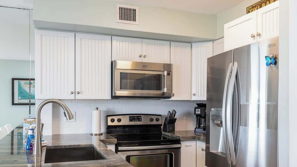 Fully Equipped Kitchen with Cookware