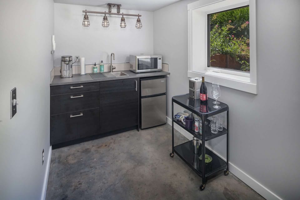 Easy and safe street parking, well appointed space with a desk for working, small kitchenette.  -Beth L.