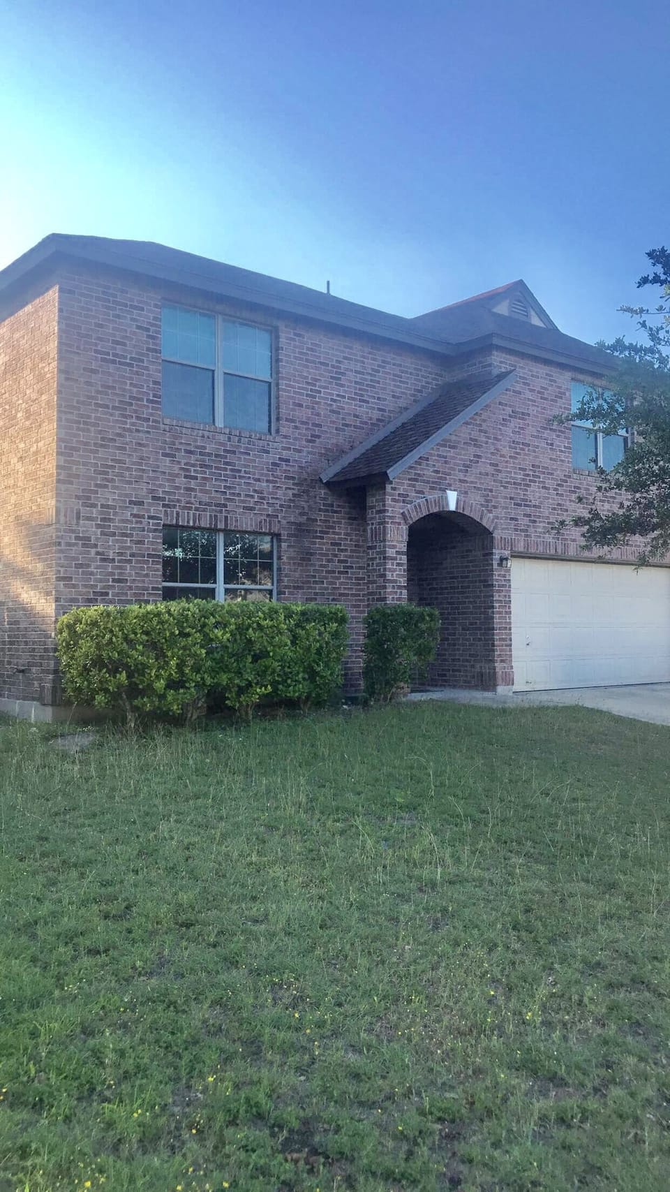 Front view of property 