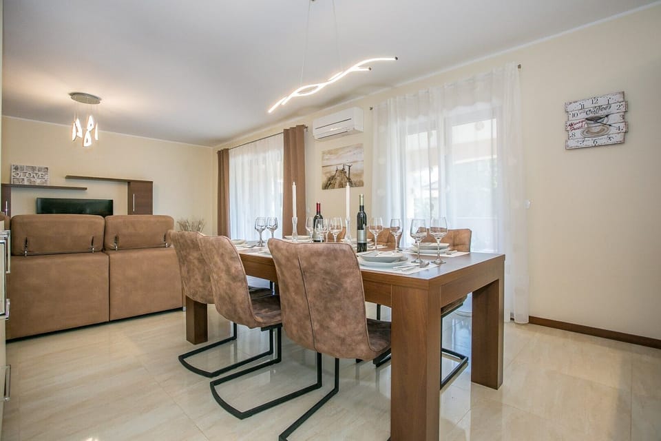 Spacious and modern apartment Stanko.
