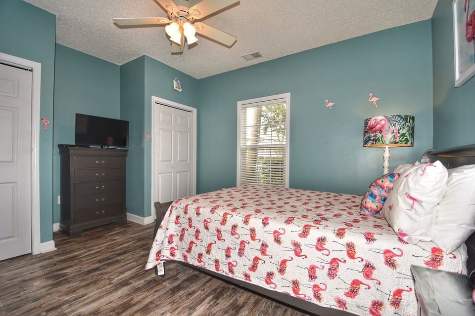 Queen Bedroom