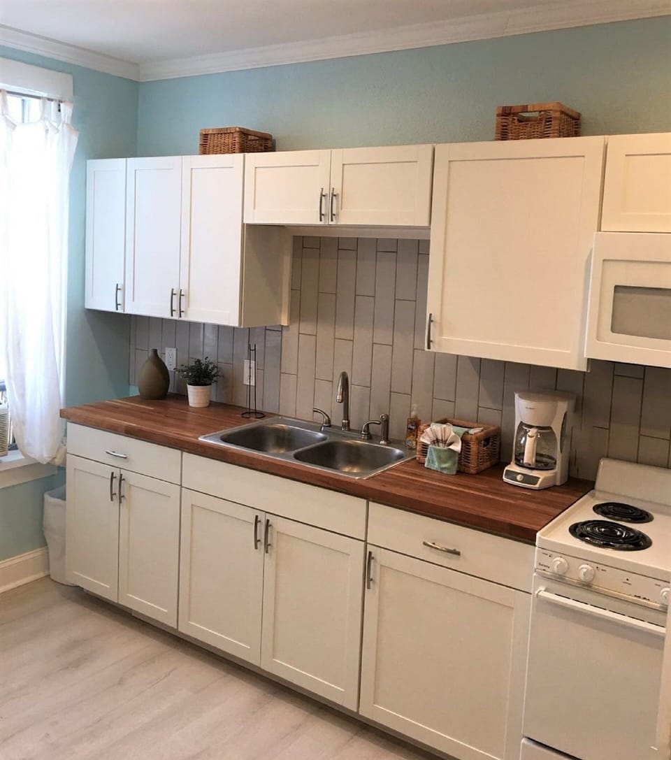 Kitchen (renovated in December 2016)