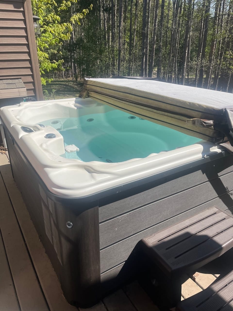 6 person hot tub