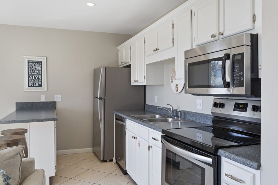 23-Inlet-Dunes-209-Kitchen
