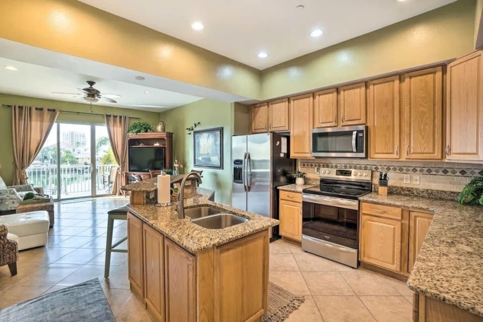 Fully equipped kitchen