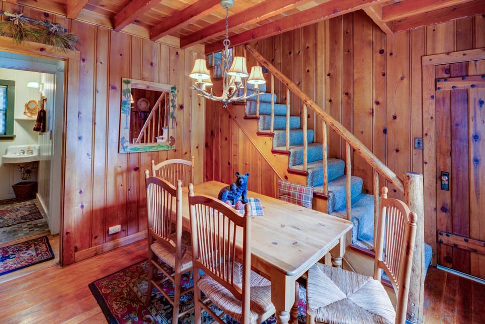 Comfy meals are enjoyed at the table