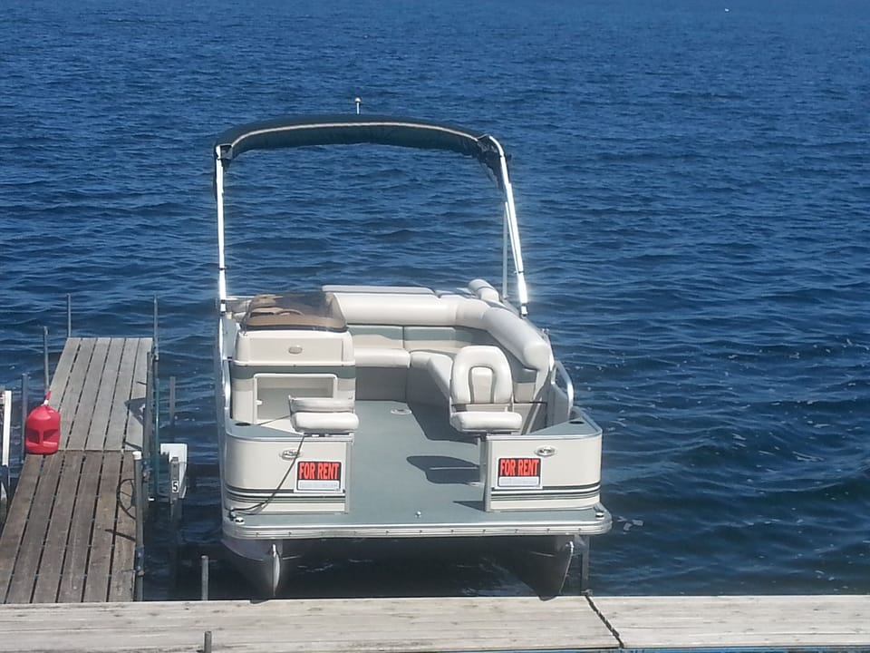 Cottage 5 is great for family gatherings, & fishing on Lake Osakis! Cabin in Minnesota